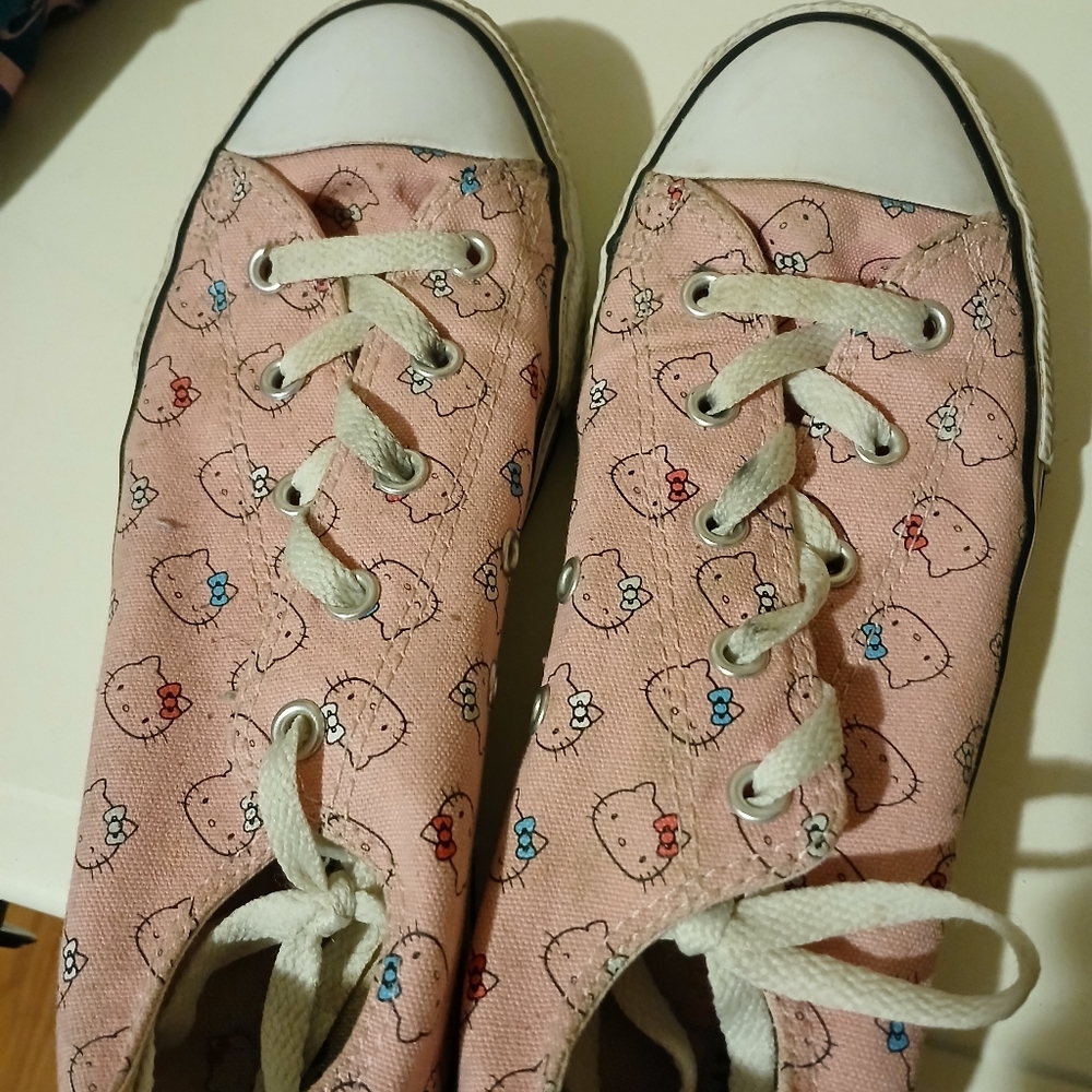 CONVERSE x HELLO KITTY Sneakers Shoes NEW - Picture 6 of 8